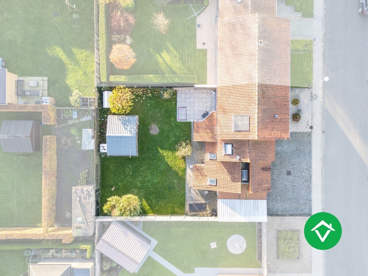 Woning met 5 slaapkamers en tuin in rustige wijk te Koekelare 