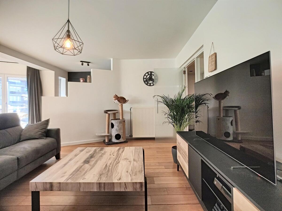 Knap, zeer lichtrijk woonappartement - Heist 