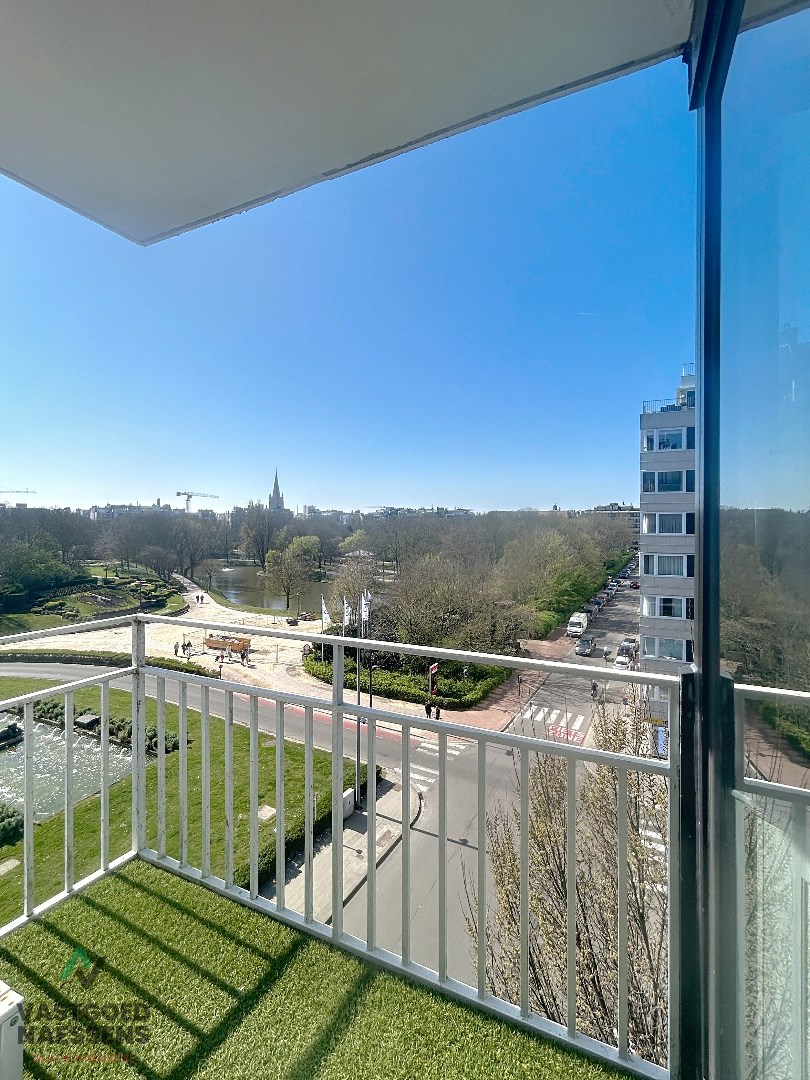 Magnifique appartement de 2 chambres avec vue panoramique et terrasse. 