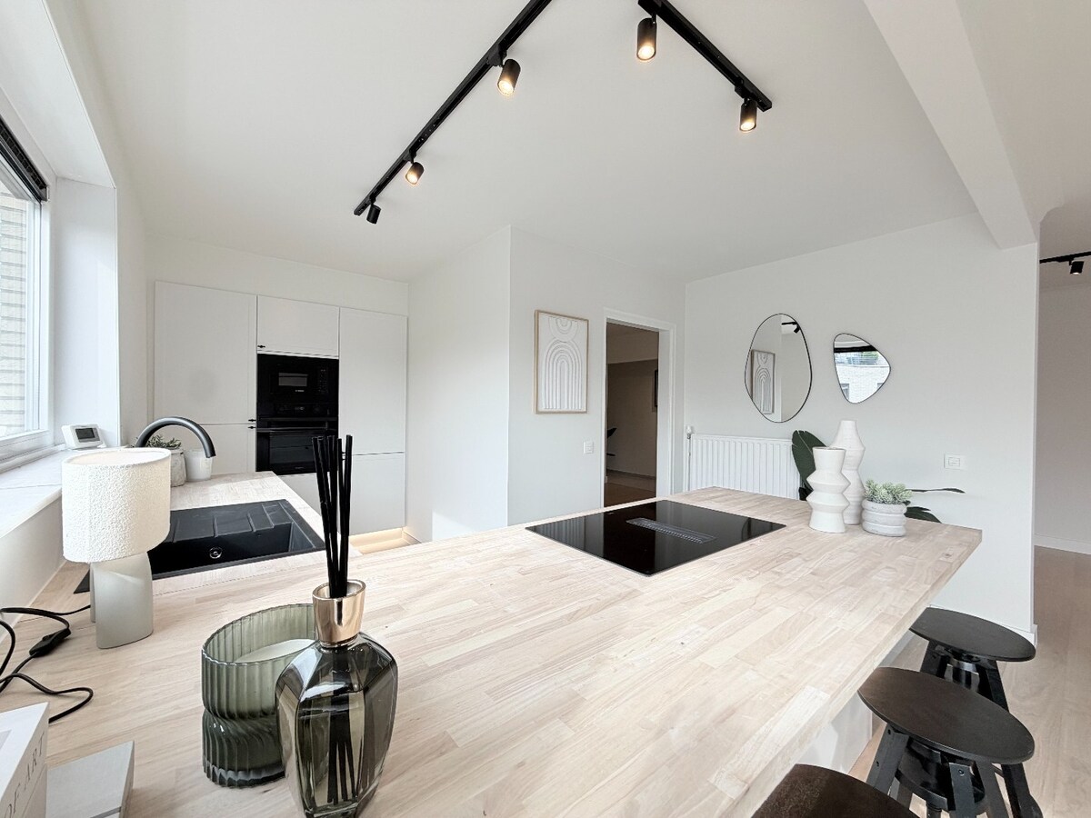 Fantastisch superruim leefappartement in hartje van Gullegem ! *** NONO INSPIRED *** 