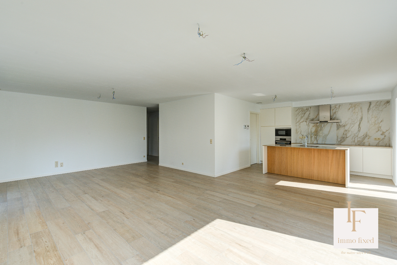 Duplex (gelijkvloers) van 134m2 met tuin en parking te ZOERSEL! 