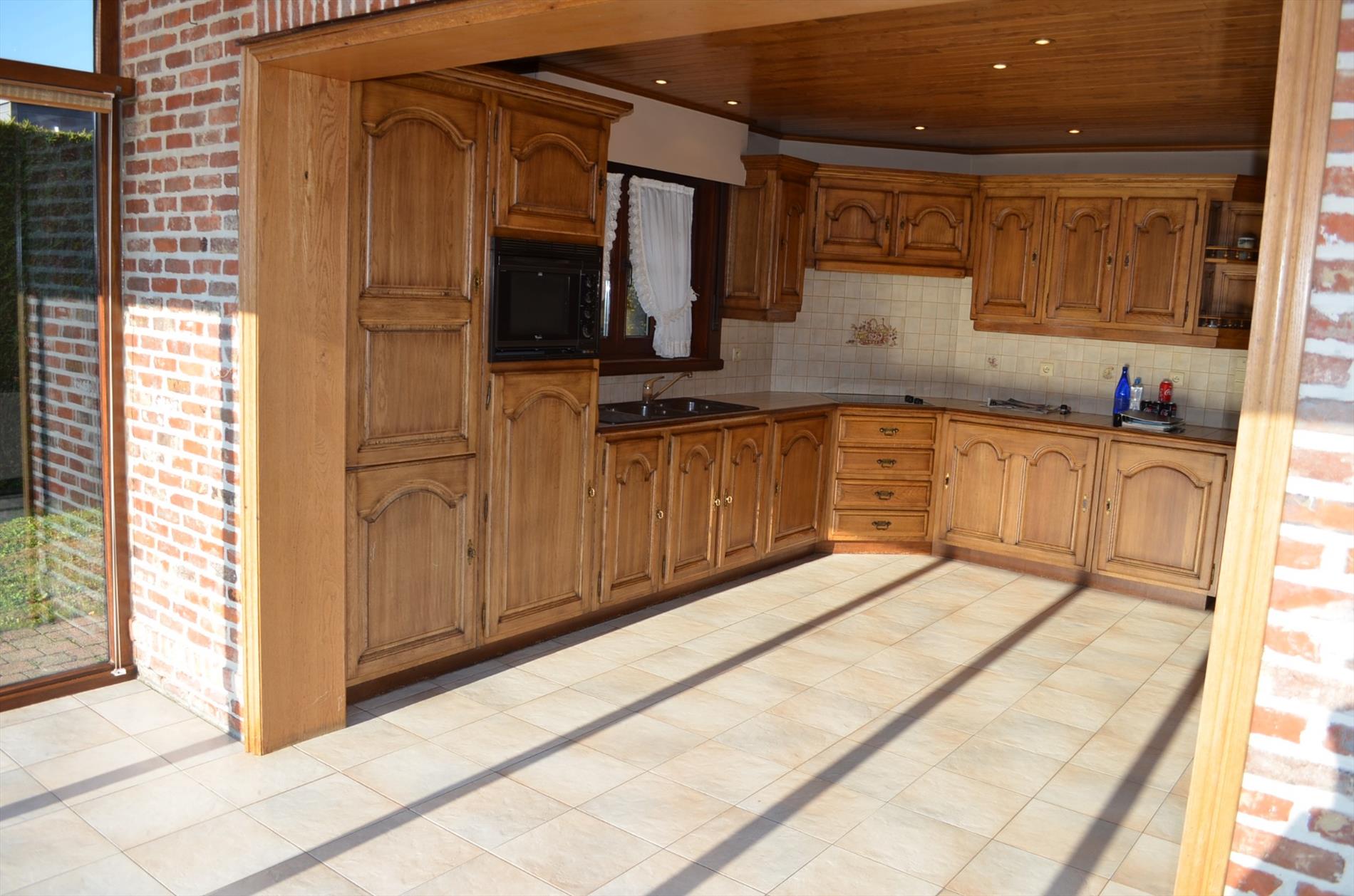 Rustieke woning met 3 slpks en tuin in rustige wijk te Eeklo 