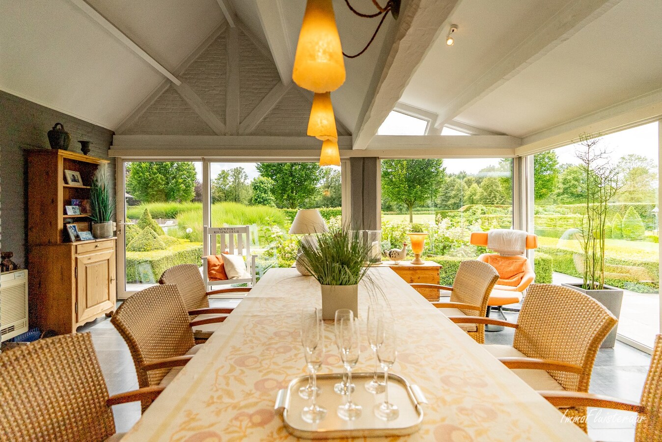 Manoir exclusif avec écuries, piscine et court de tennis sur un domaine d'environ 9 hectares à Retie. 