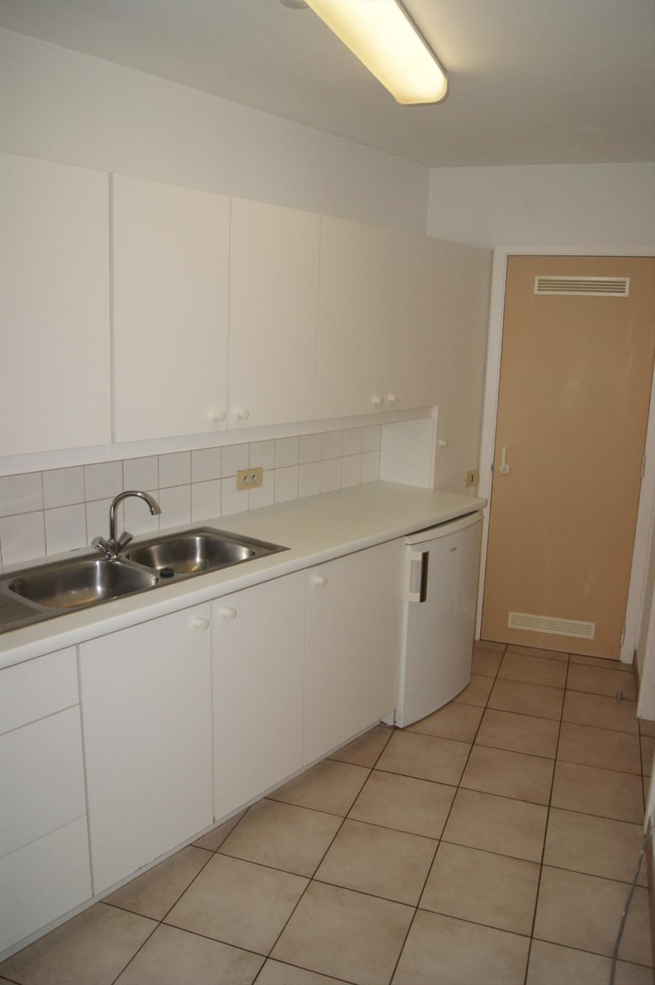 Ruim 2-slp appartement met zonnig terrasje, centrum Torhout 