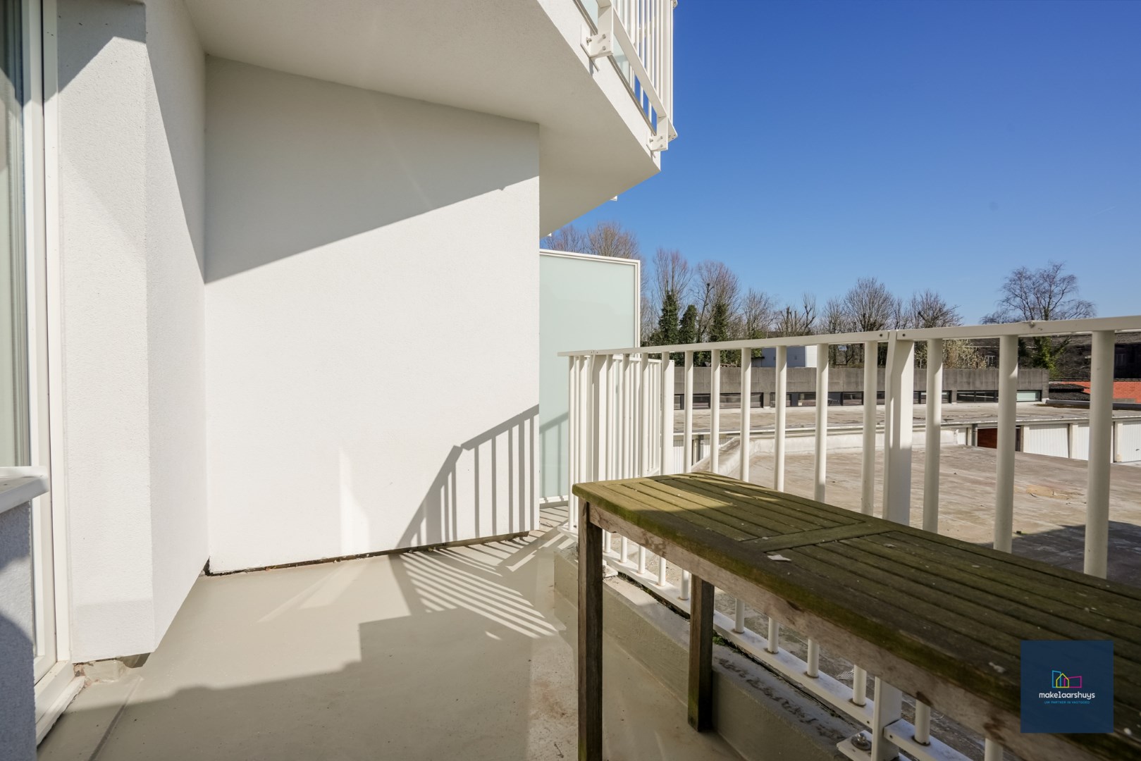 Stijlvol 1 slaapkamer appartement met 2 terrassen, kelder en garagebox 