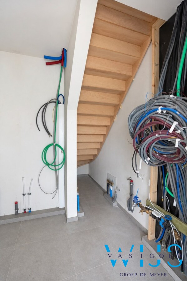 Nieuwbouw in aangename woonwijk te Oosteeklo ! 