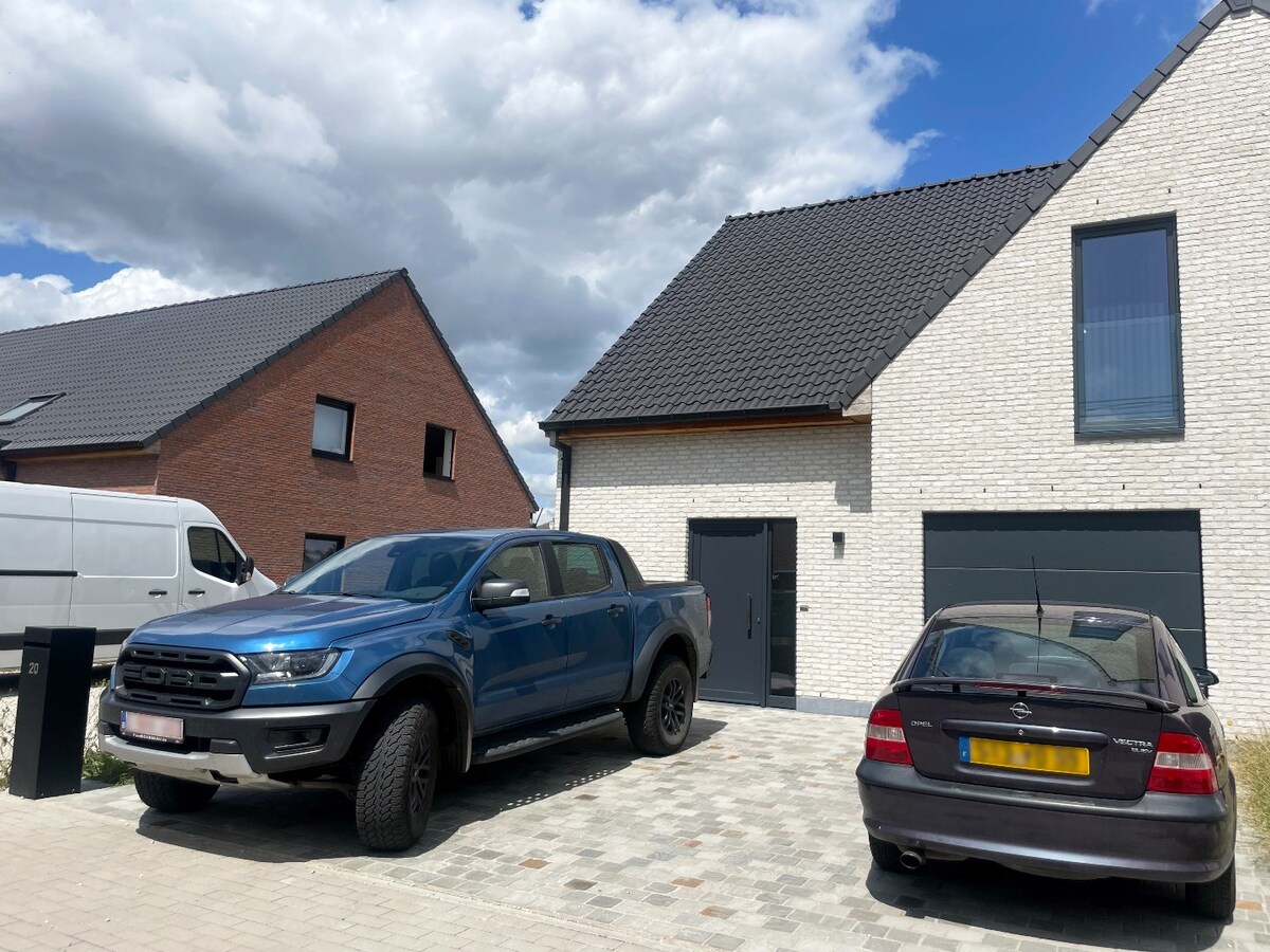 Coup de cœur assuré : maison 3 façades moderne et lumineuse ! 