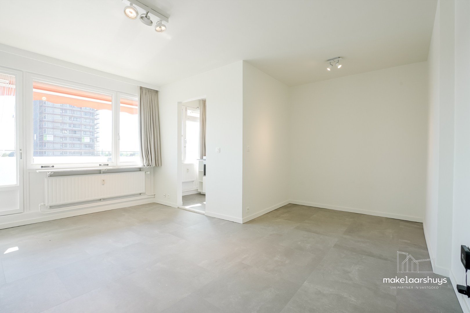 Aangename studio met slaaphoek en terras nabij de Coupure 