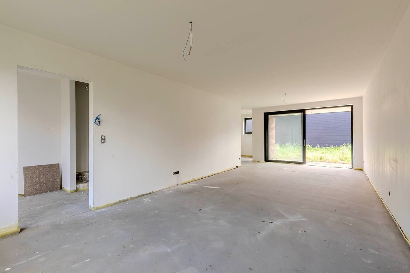 Nieuwbouwwoning casco met 3 slpks en Z-tuin 