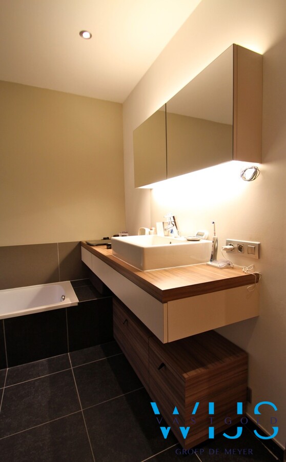 Prachtige stijlvolle woning vlakbij het station Gent-Sint Pieters! 