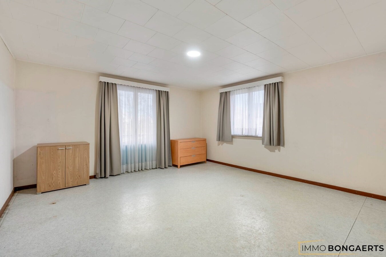 Ruime woning met vier slaapkamers 