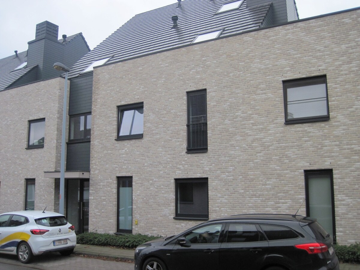 Modern, eigentijds BEN appartement . 