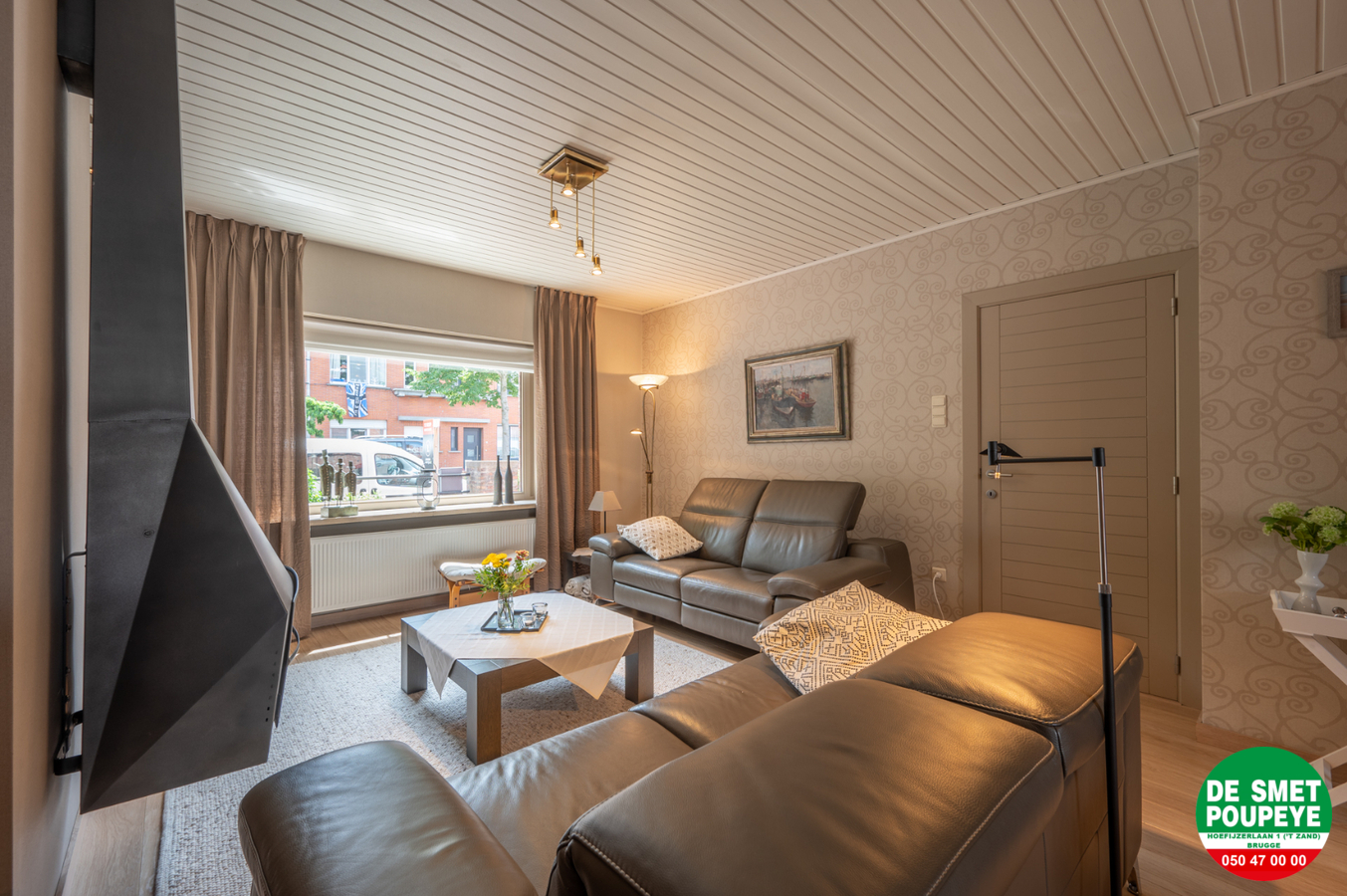 Verrassend ruime en goed onderhouden woning met ruime garage 