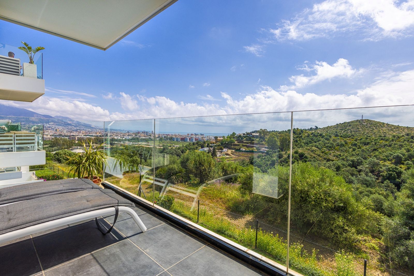 Hacienda el Sueño - Elegante 3-Slaapkamer Appartement met Panoramisch Terras, Zeezicht en Toeristenhuurlicentie 