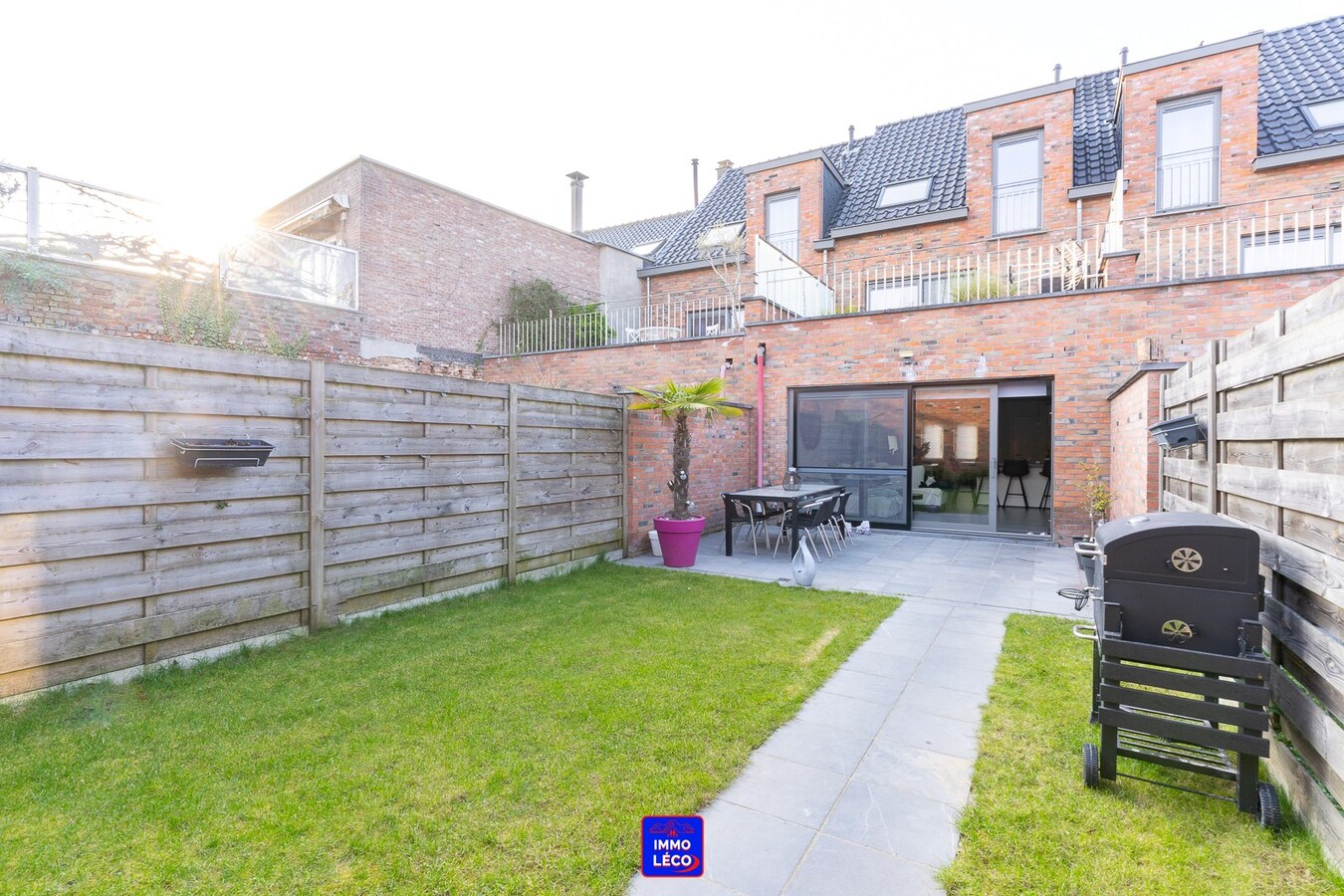 Maison rénovée avec jardin et garage, beaux volumes ! 