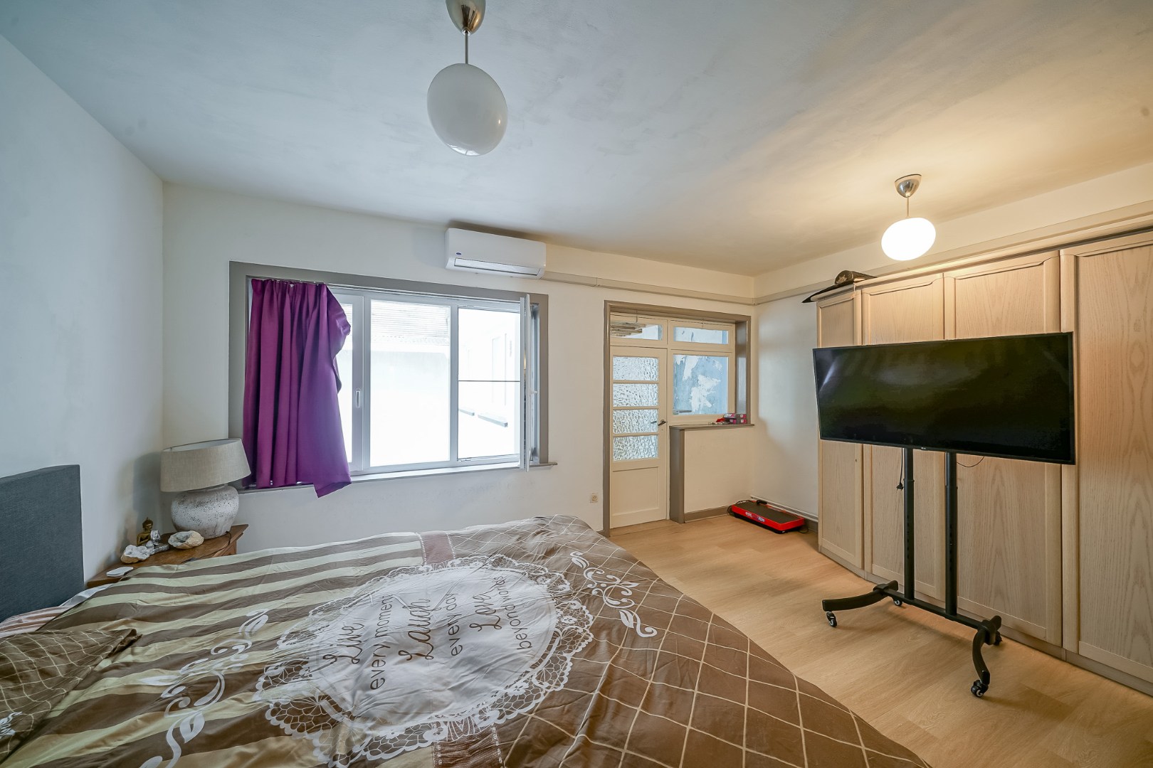 Verder af te werken woning met 5 slaapkamers in centrum Oostende 