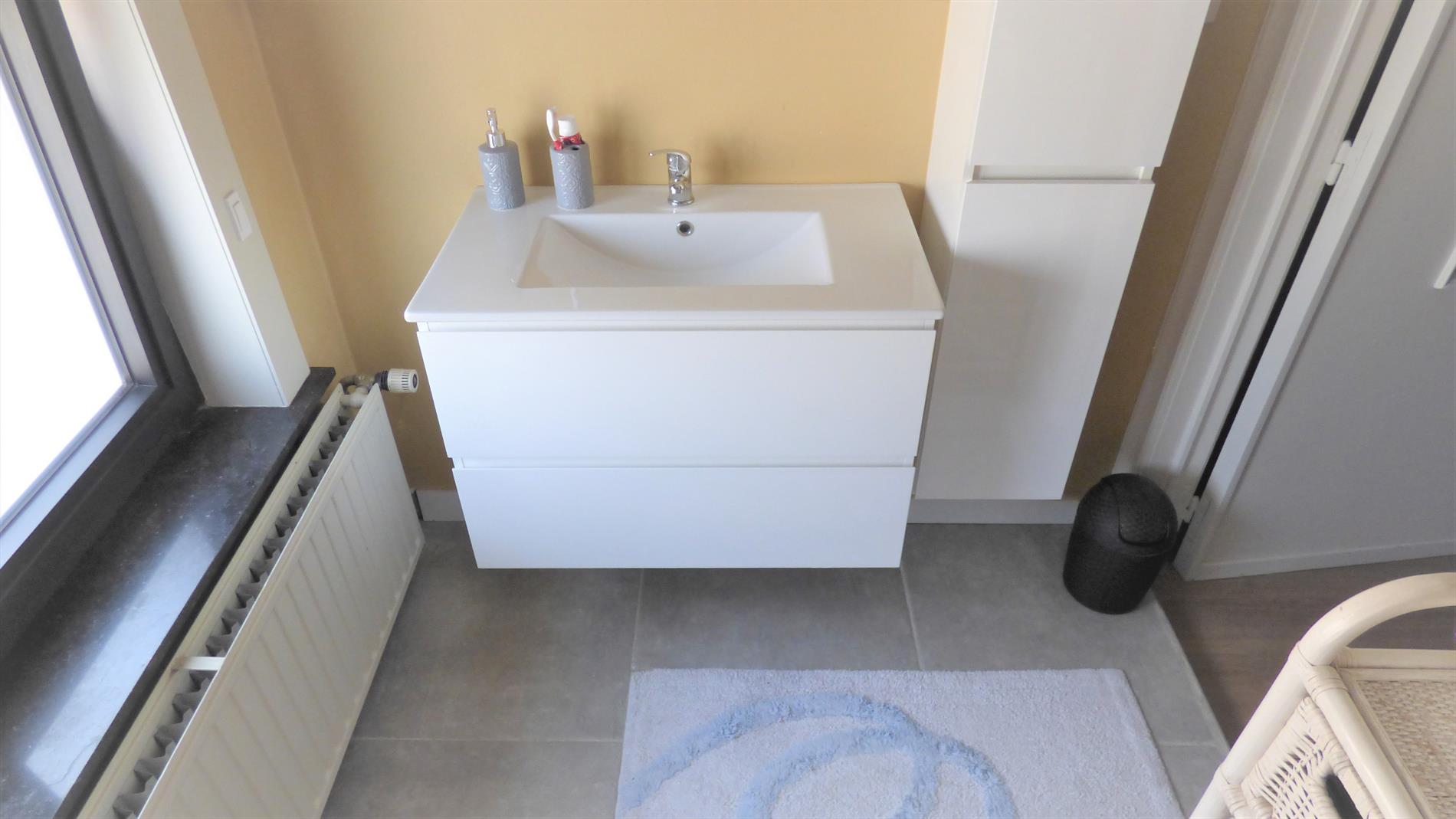 Aantrekkelijke en karaktervolle gezinswoning in het centrum van Zwevegem. 