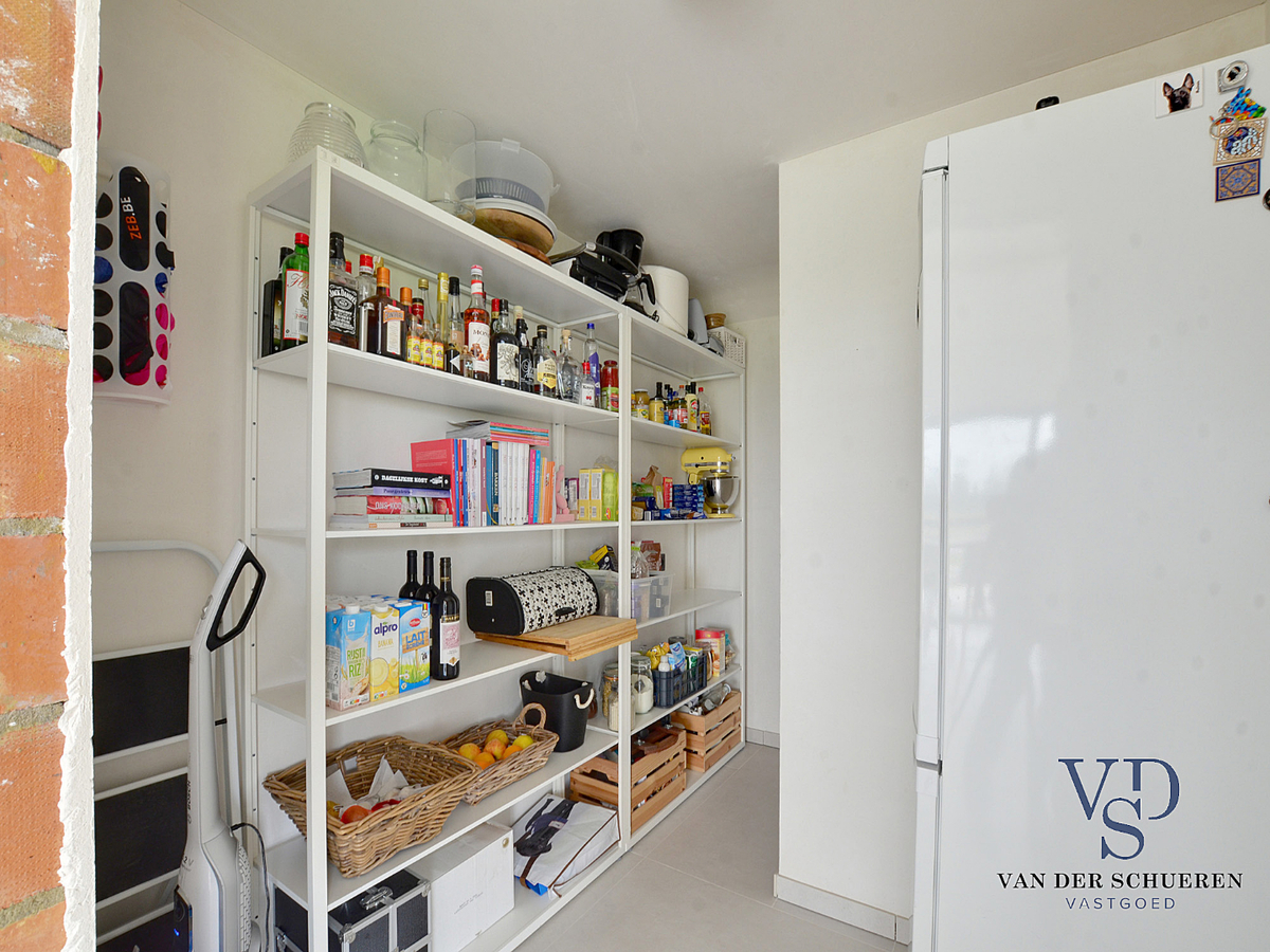 Exceptioneel gelegen, eigentijdse bungalow-villa. 