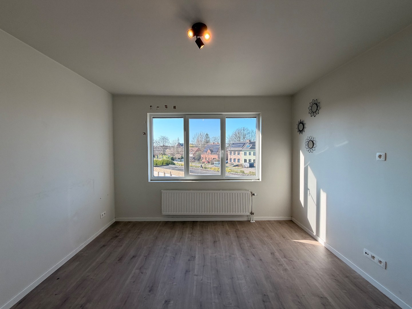 Instapklaar appartement met twee slaapkamers op een rustige ligging te Lint! 