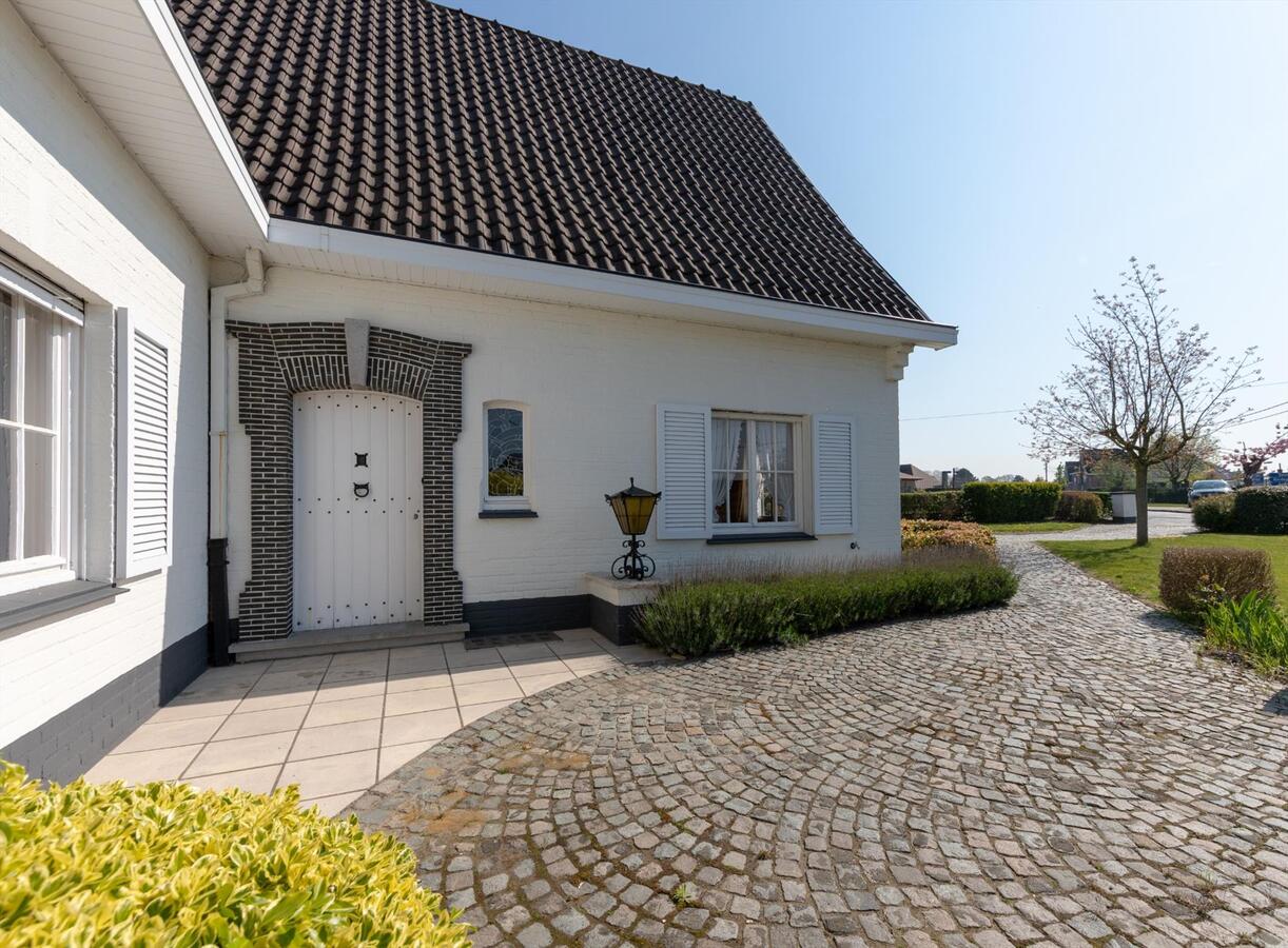 Uitstekend onderhouden villa op een perceel van 2600 m2. 