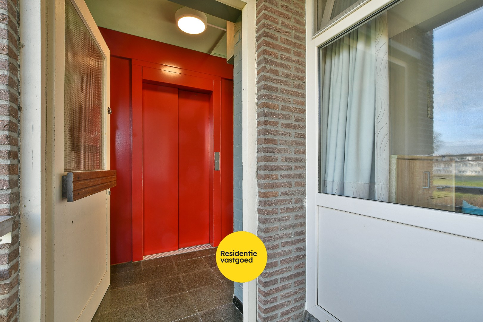 Eénslaapkamerappartement met terras, vlakbij strand en zee! 