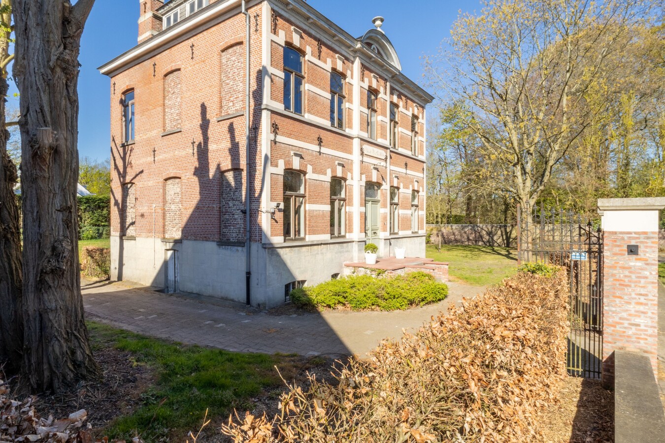 Villa Wilhelmina - Neoclassicistische herenwoning in het centrum van Heusden 