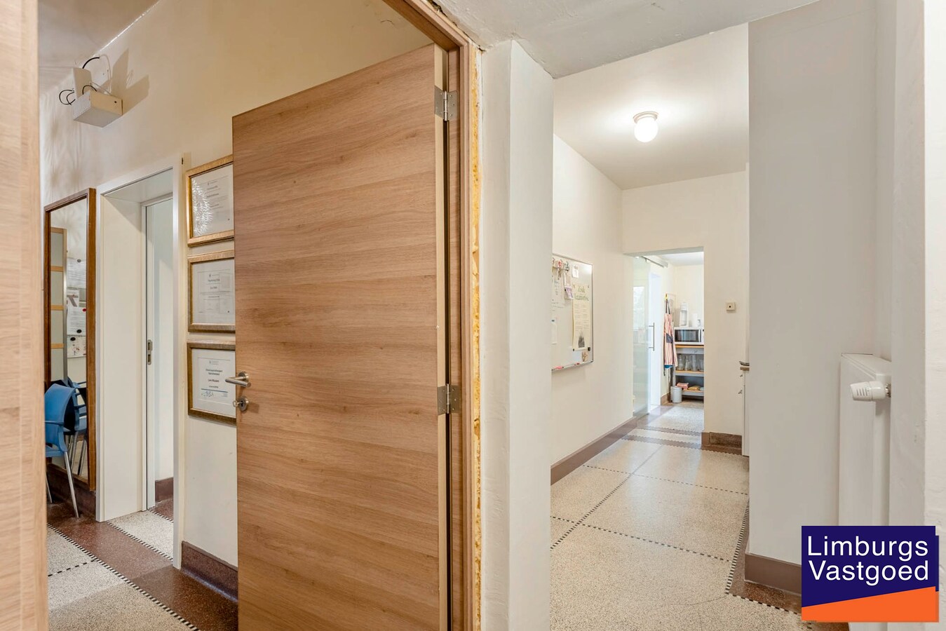 Woonhuis met  praktijkruimte te Waterschei, op een perceel van 6a80ca te Genk 