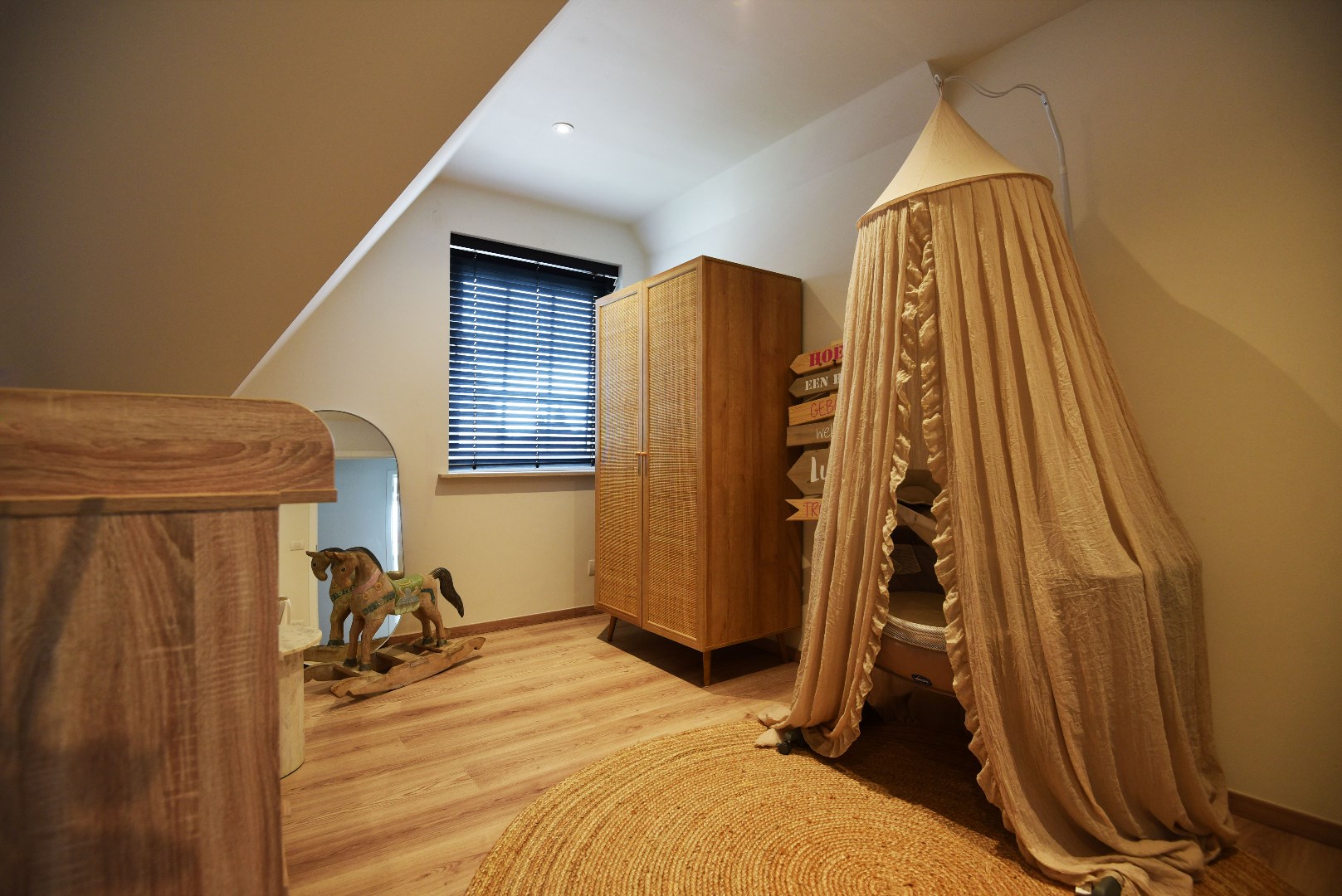 Recente woning met 3 slpks en tuin te Adegem 