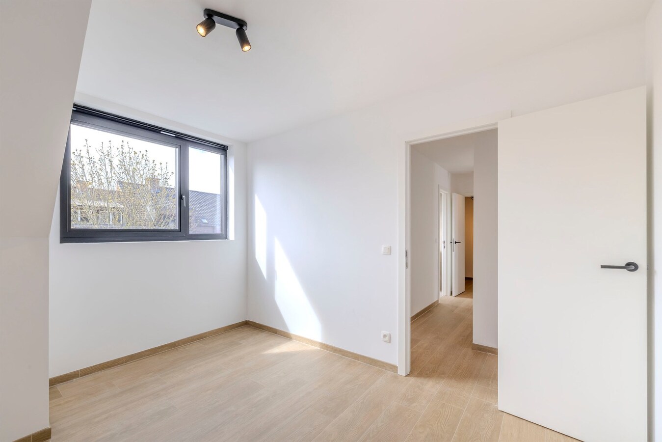 Nieuwbouwappartement - 2 slpks - staanplaats - lift - toplocatie 