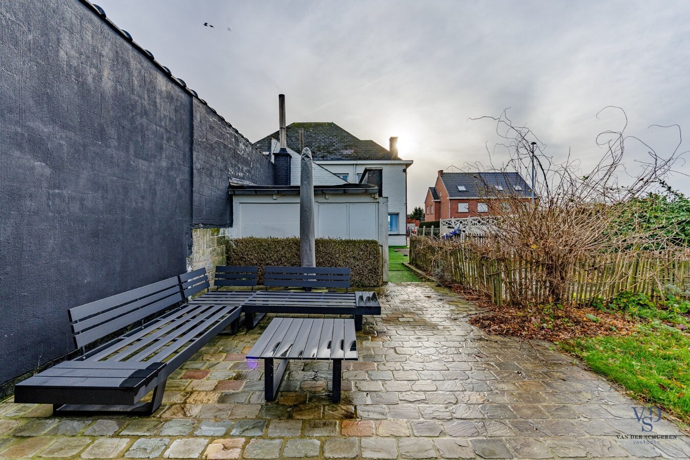 Ruime, deels gerenoveerde Half Open Bebouwing 