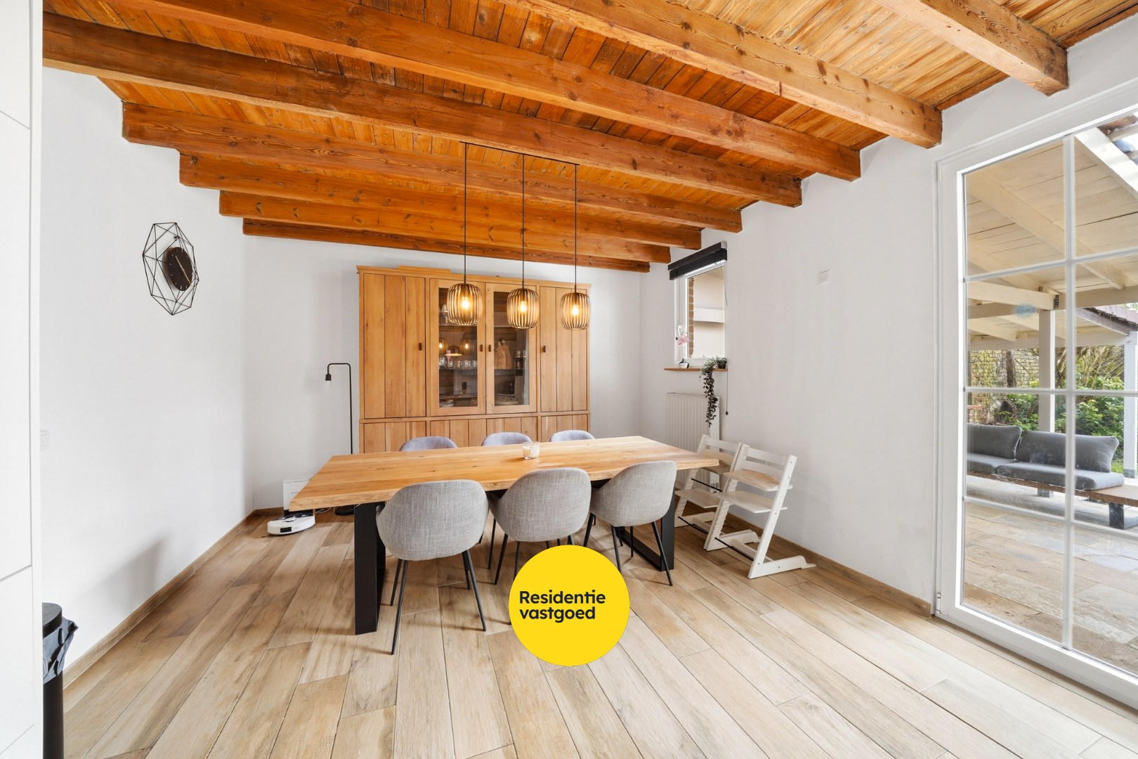 Karaktervolle halfopen bebouwing met multifunctioneel bijgebouw  in Westkerke 