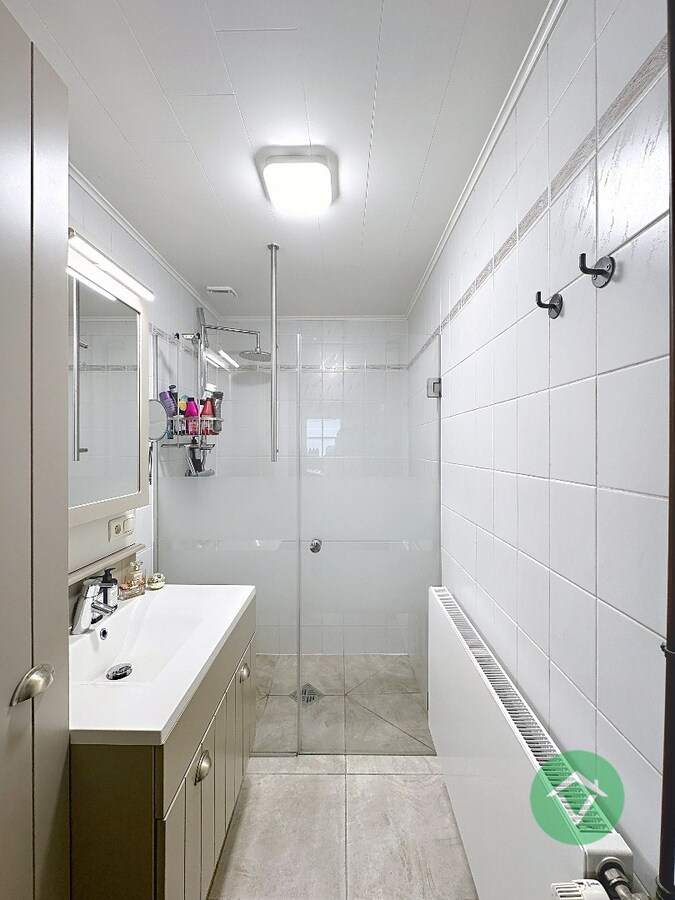 Exclusieve alleenstaande villa met zonnige tuin in een gegeerde woonomgeving te Koekelare 