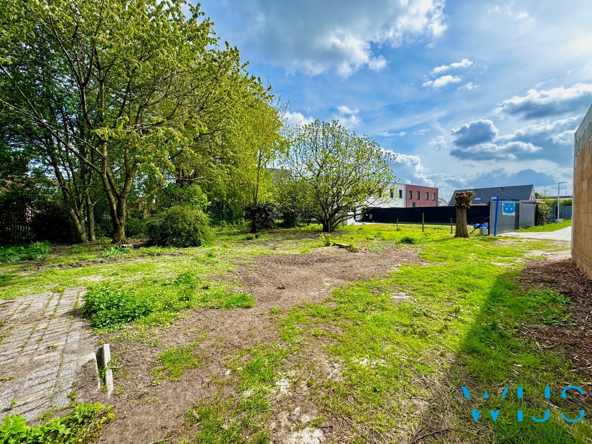 Bouwgrond van 470 m² voor halfopen bebouwing te Zelzate 