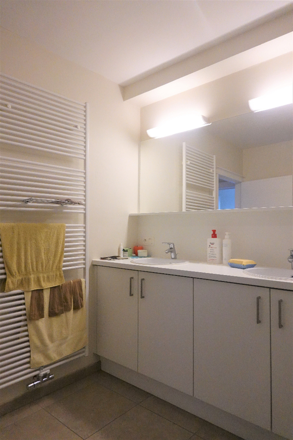 Ruim appartement met 3 slaapkamers en garagebox 