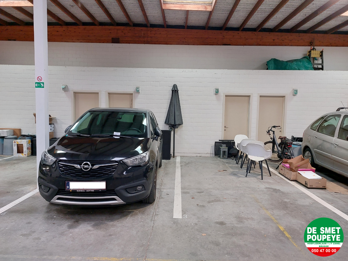 Laatste 2 overdekte autostaanplaatsen 