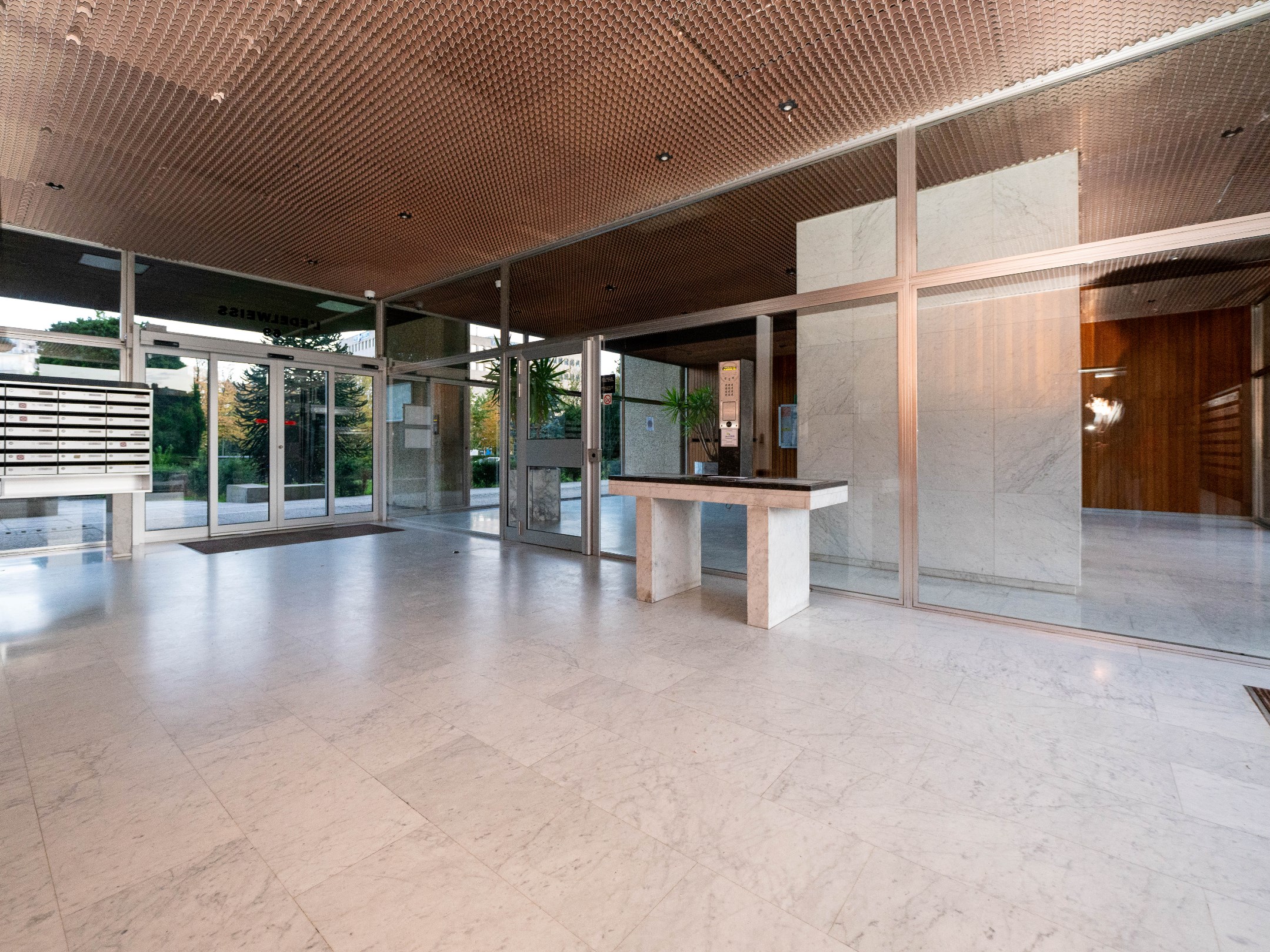 Gerenoveerd 2-kamer appartement met open zicht 