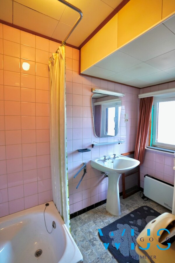 Te renoveren halfopen bebouwing op mooie ligging in Assenede ! 