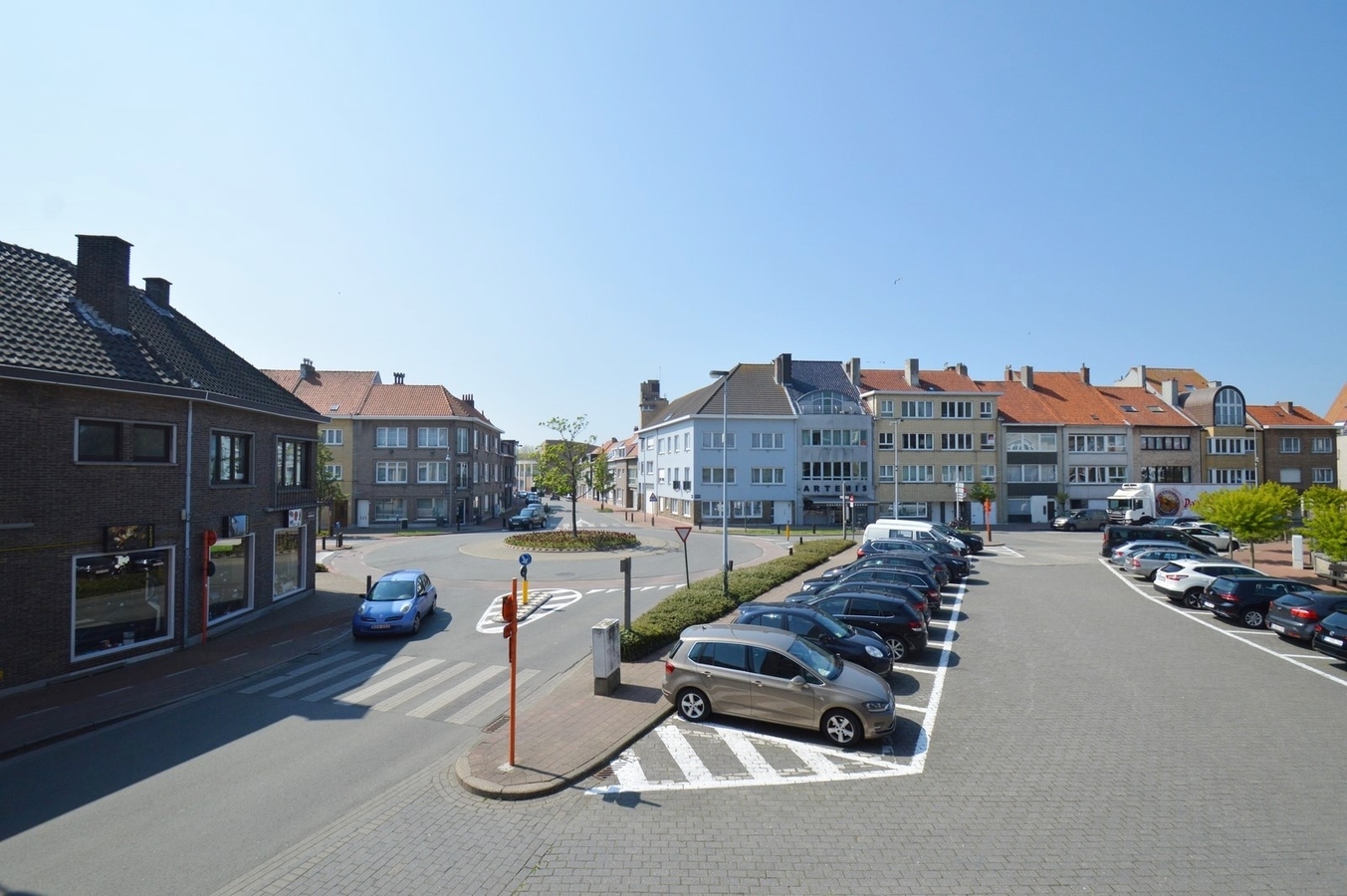 Lichtrijk hoekappartement vlakbij het centrum - Heist 