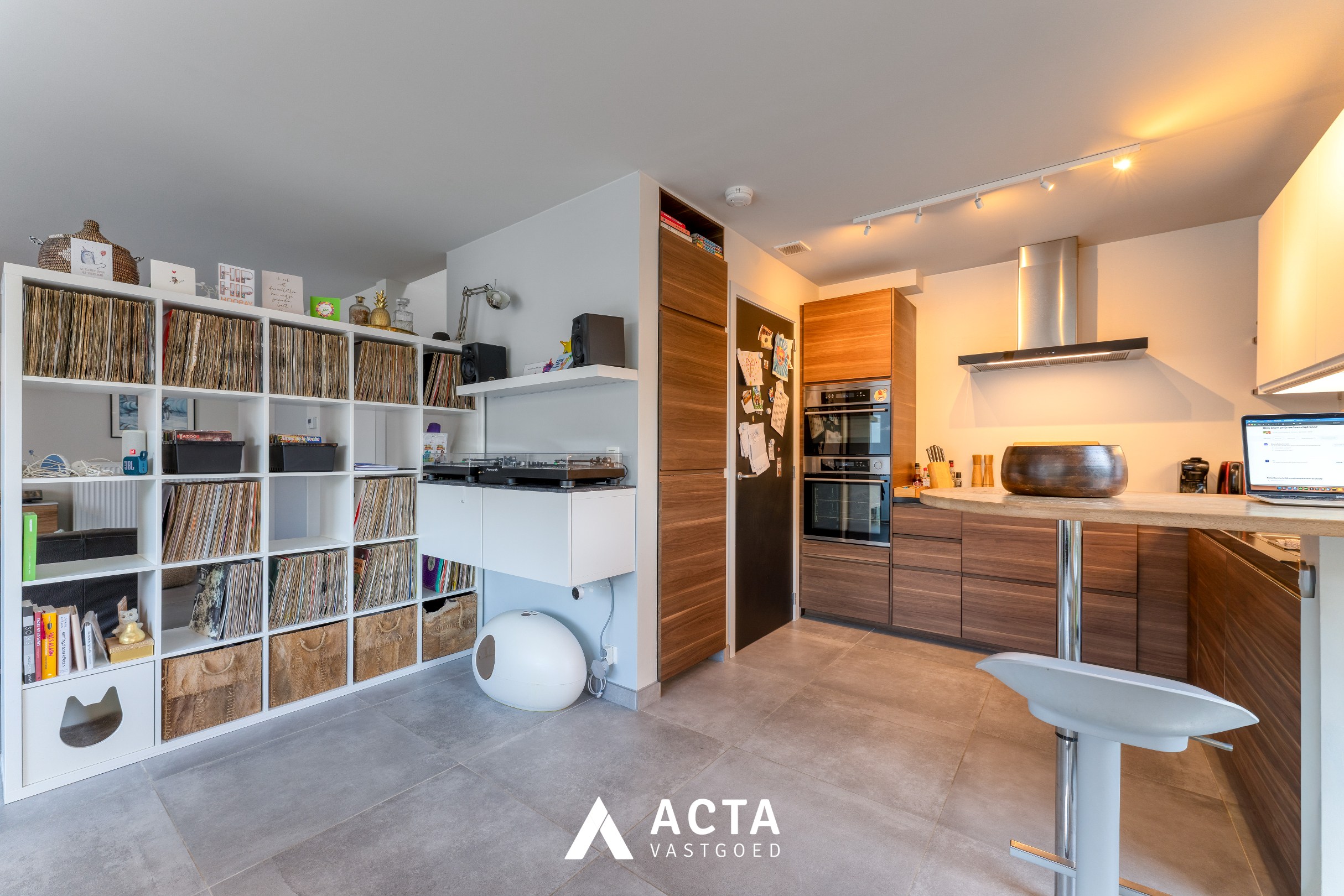 Instapklare halfopen gezinswoning in Baanhof in Oostende 