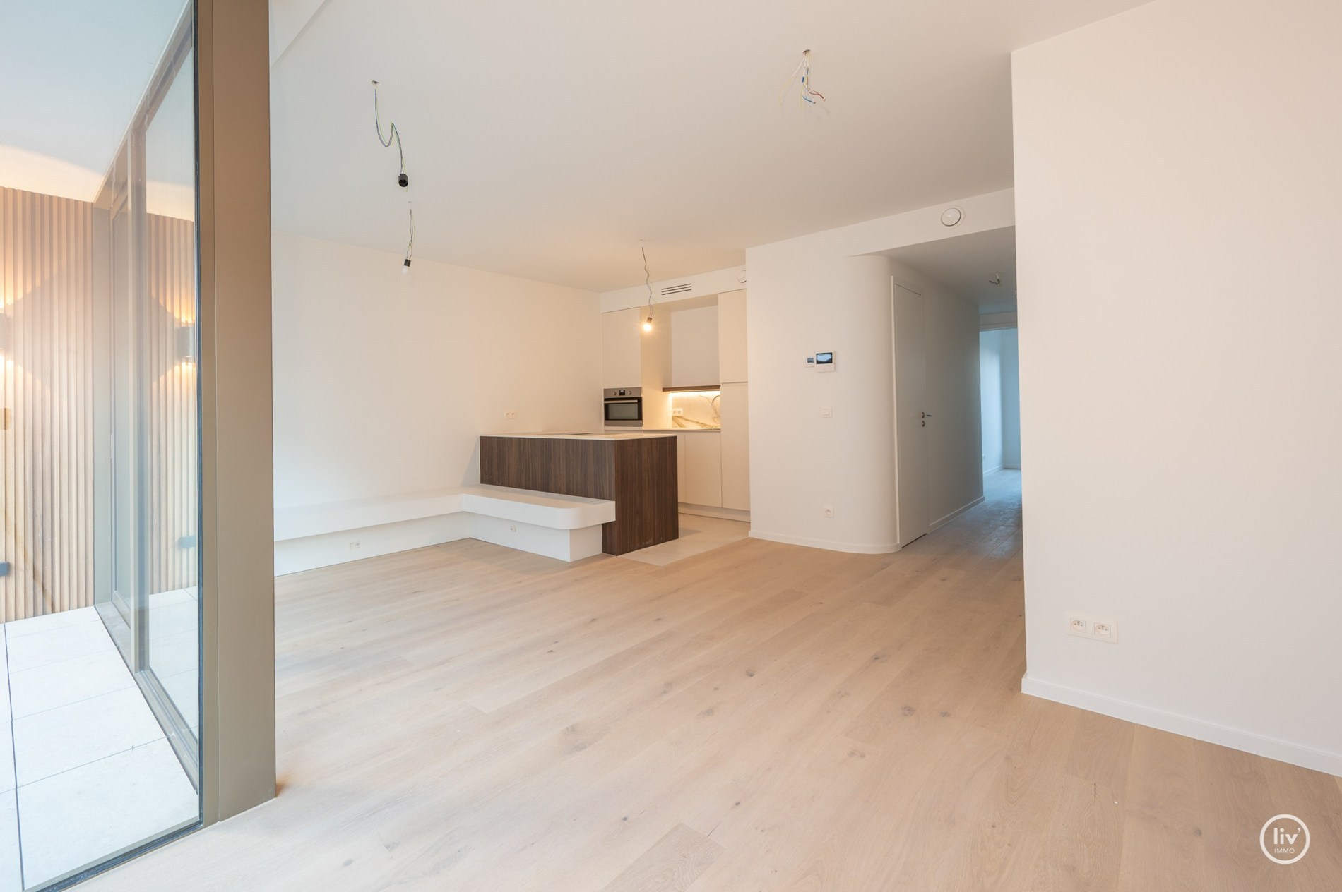 ONGEMEUBELD - NIEUWBOUWPROJECT MADELEINE: Modern appartement met 2 slaapkamers gelegen in het centrum van Knokke. 