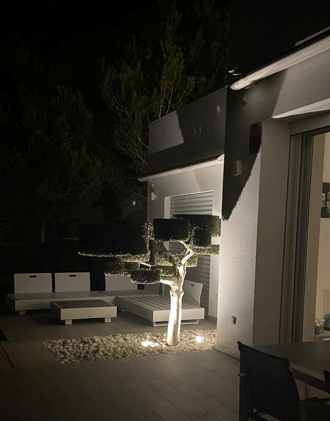 Bienvenue dans la Communauté Adelfa, une oasis exclusive au cœur du Las Colinas Golf &amp; Country Club. Ici, vous pourrez profiter de la nature préservée et du climat agréable du sud-est de l'Espagne 