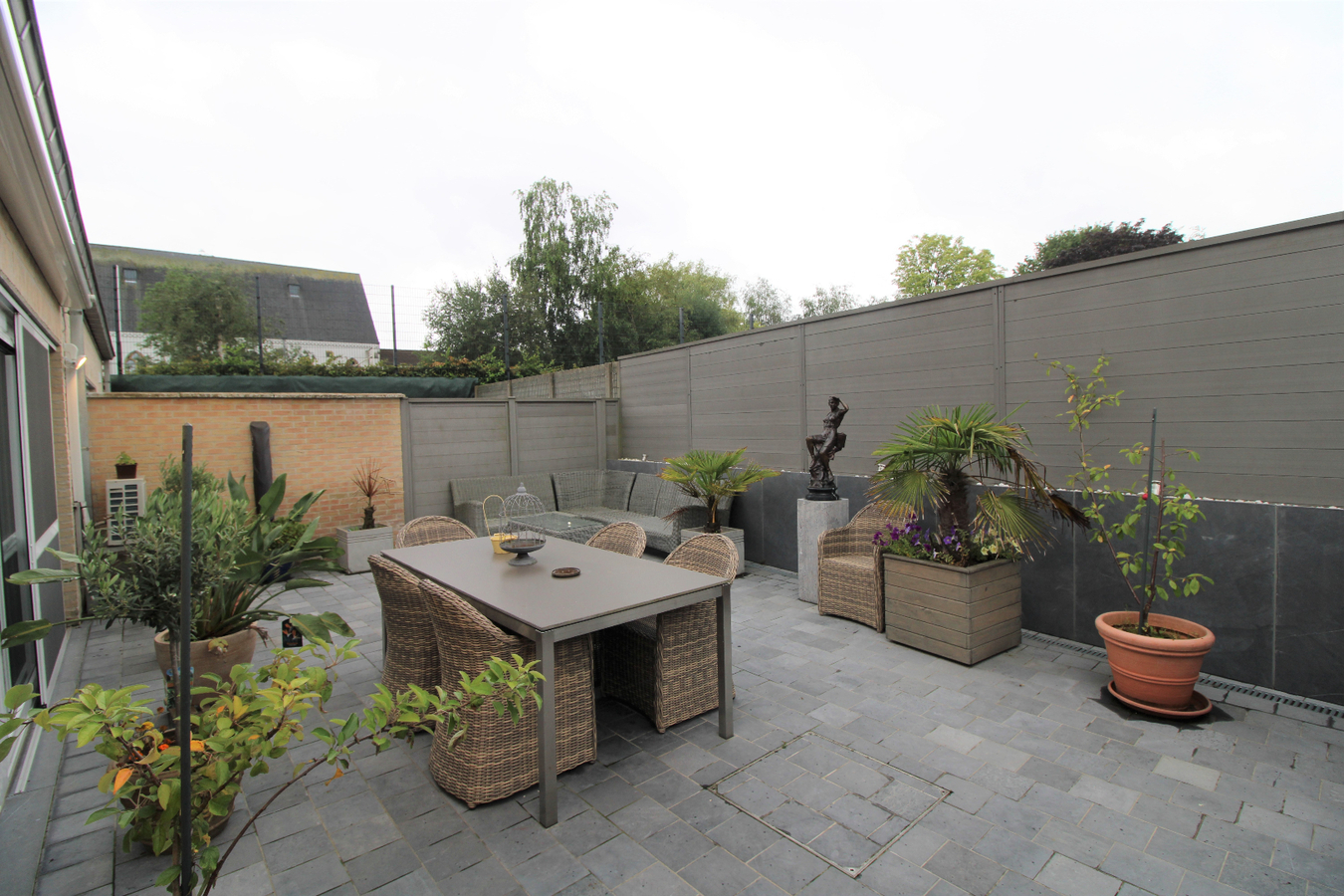 Ruime woning met 3 slaapkamers en garage in centrum Kortemark 