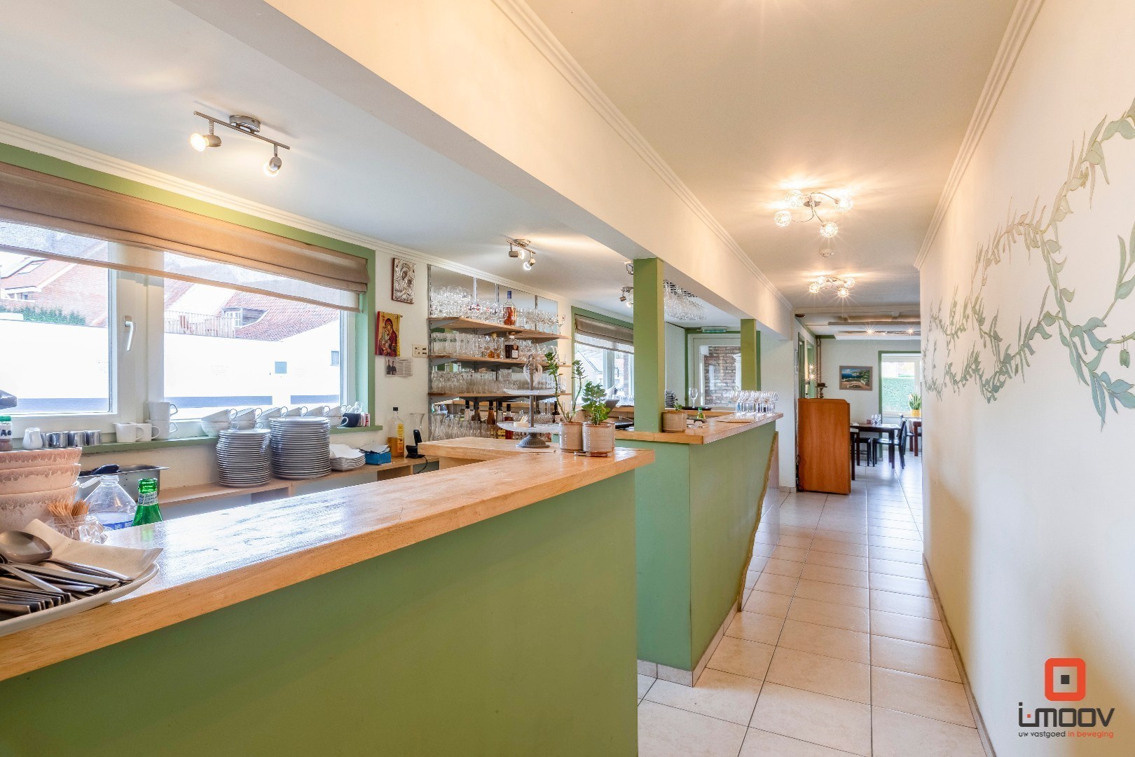 Te koop- Gebruiksklaar restaurant met terras en appartement in hartje Hijfte (Lochristi) 
