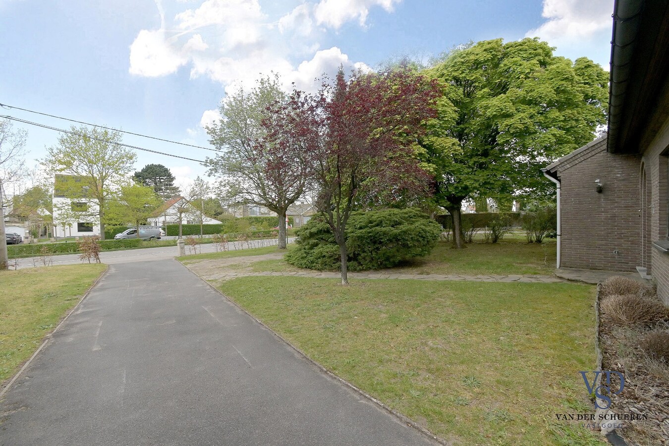 Degelijk, ruime villa. 