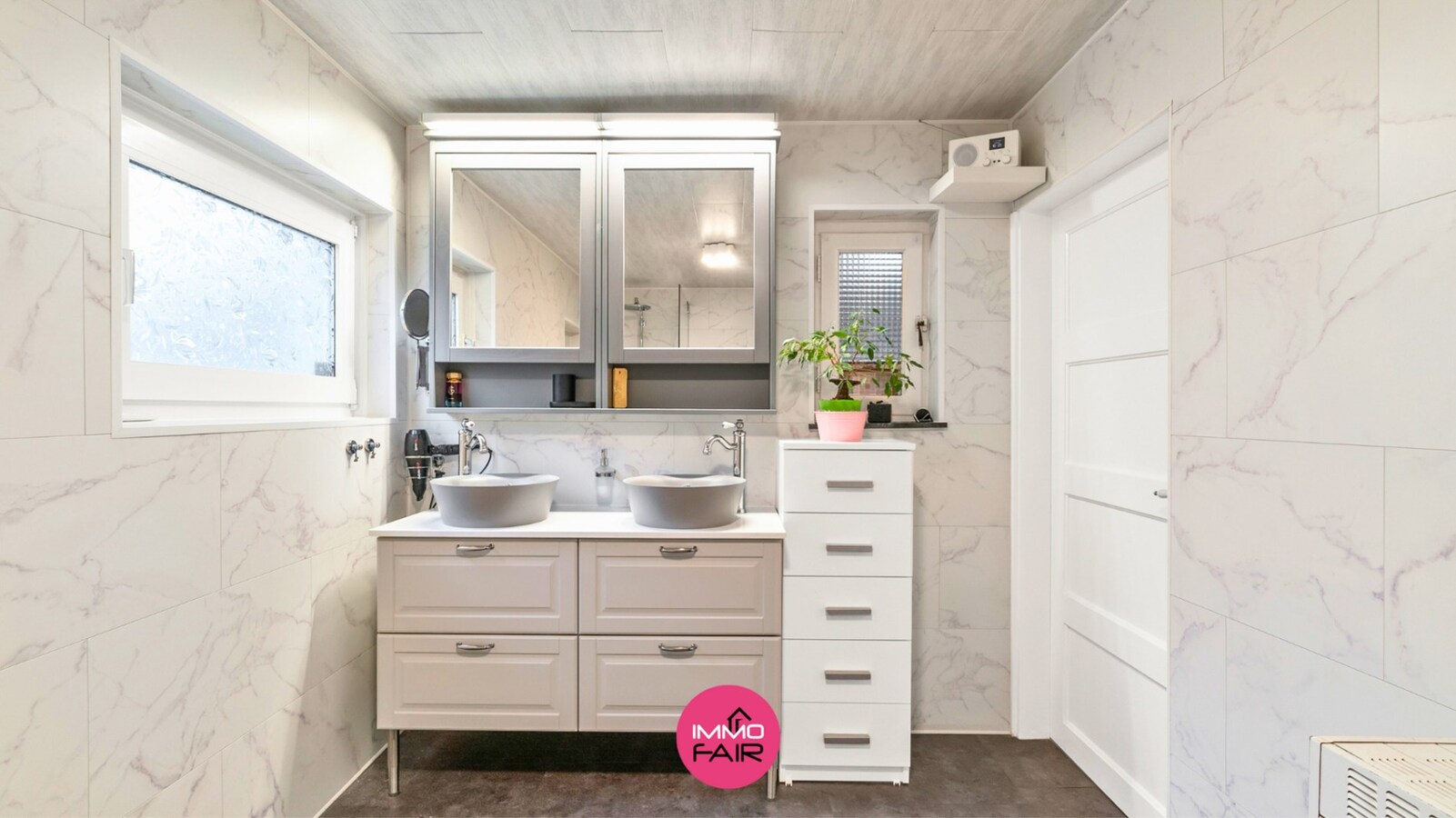 Gezinswoning met authentieke elementen in centrum Lanaken! 