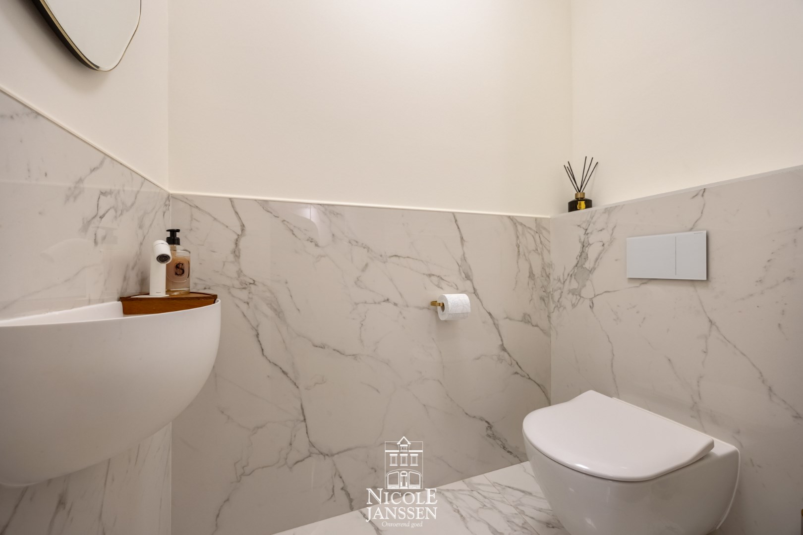 Gastentoilet met fonteintje