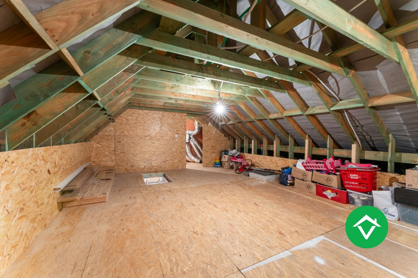 Recente nieuwbouwwoning met vier slaapkamers te Menen 