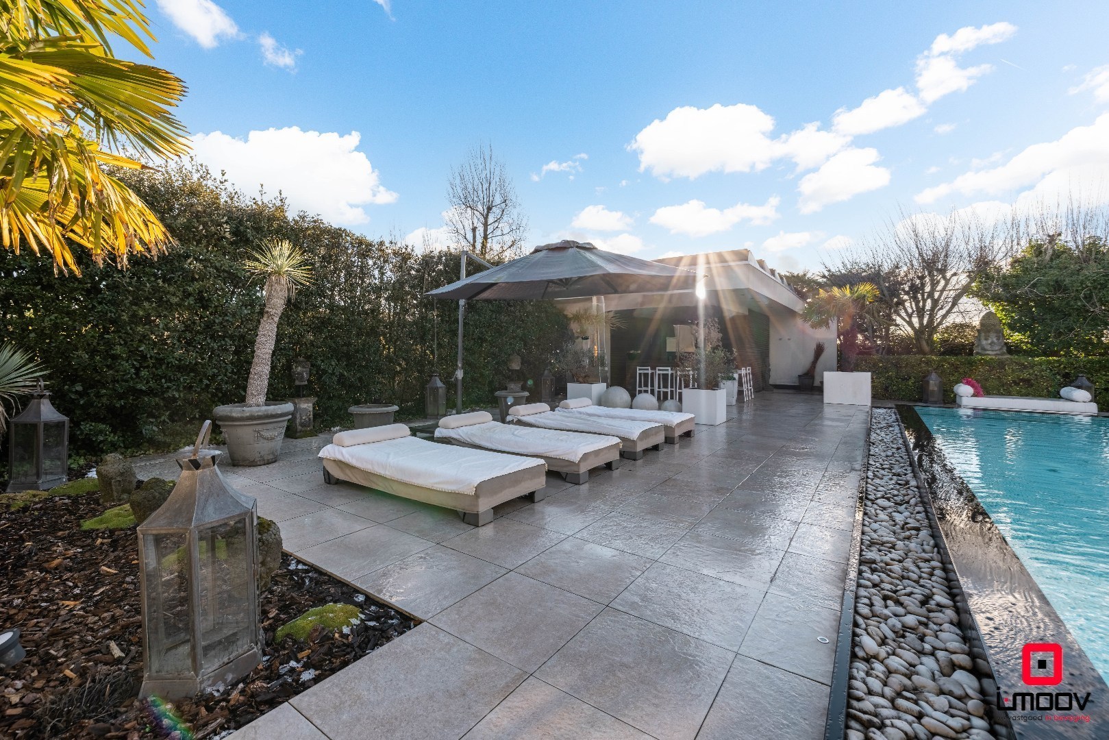 Exclusieve villa met infinity pool en resortgevoel op topligging in Mariakerke 