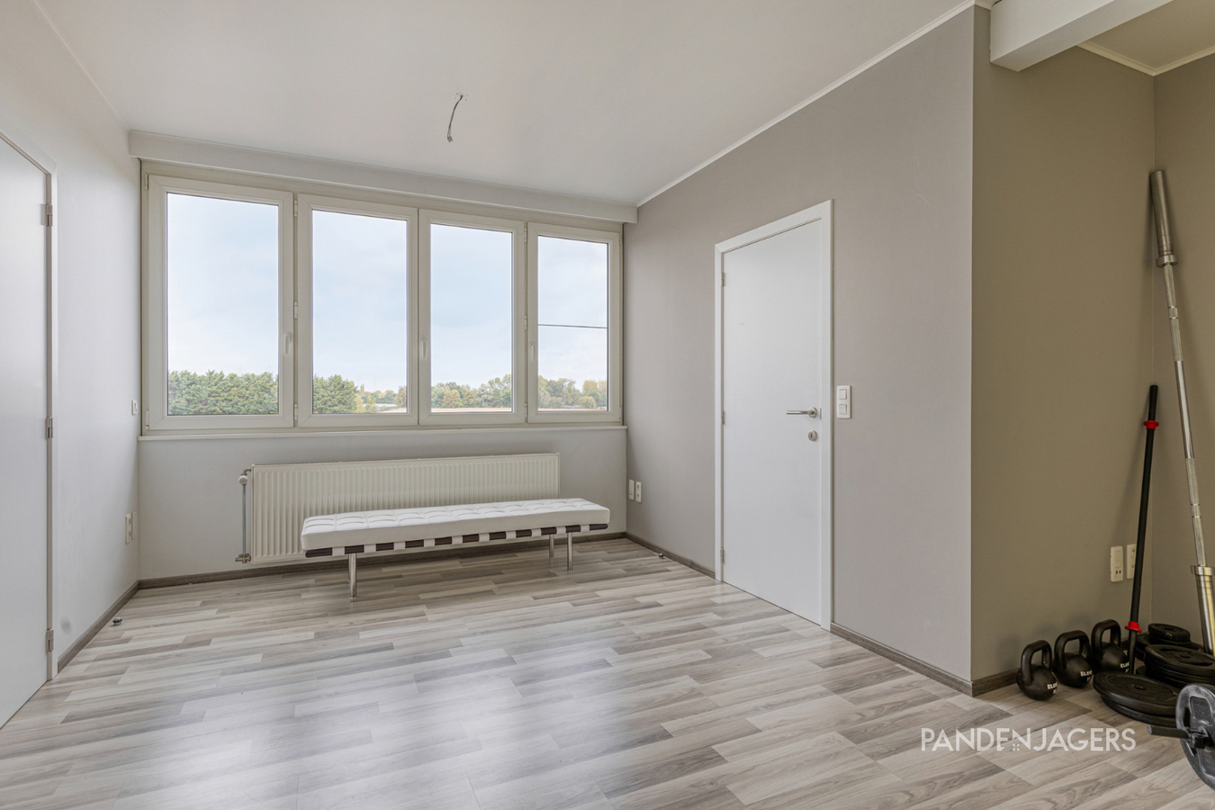 Verrassend ruime HOB (290 m²) met garage voor 3 wagens te Duffel 