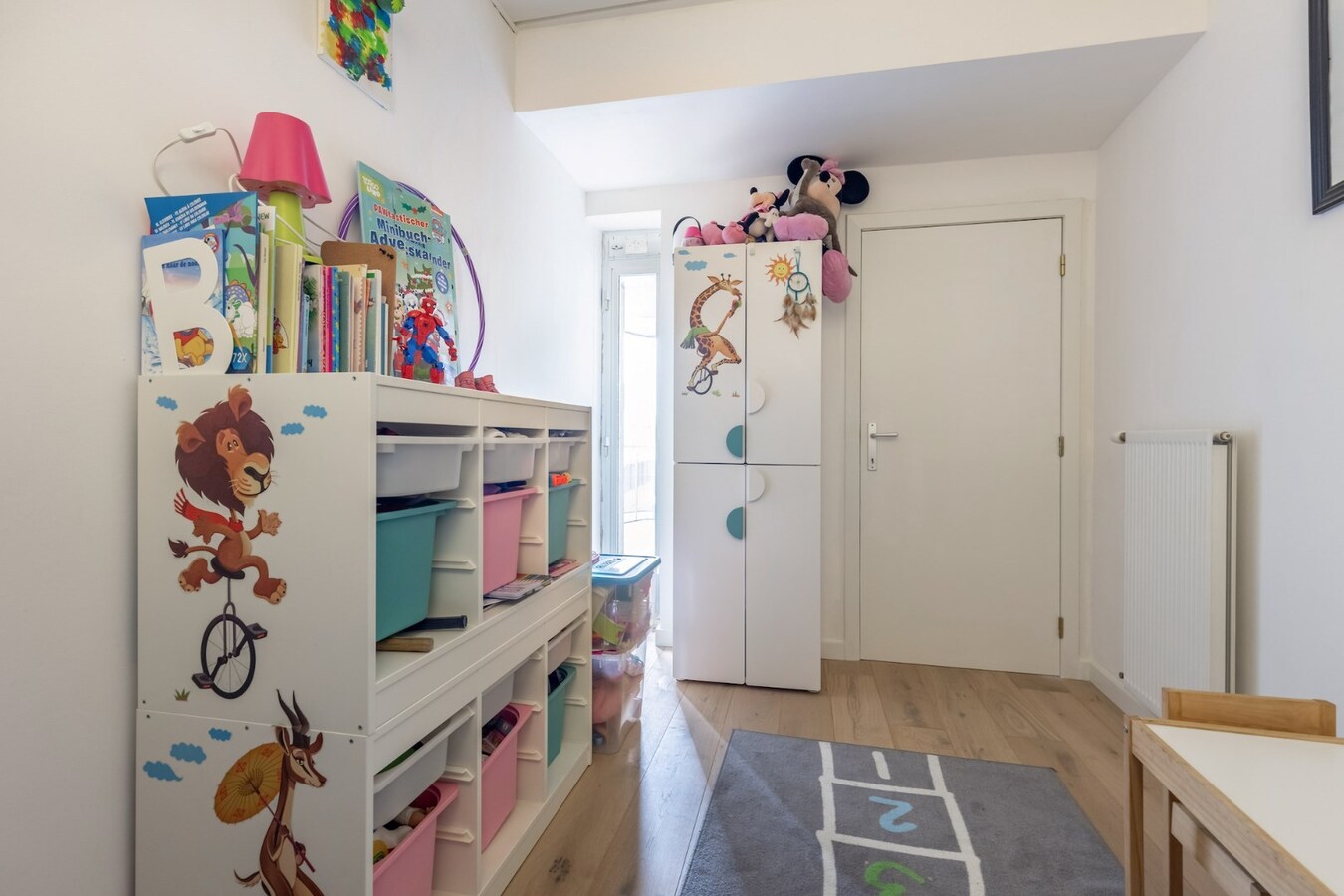 Modern en comfortabel gerenoveerd appartement op de eerste verdieping in het centrum van Neeroeteren 